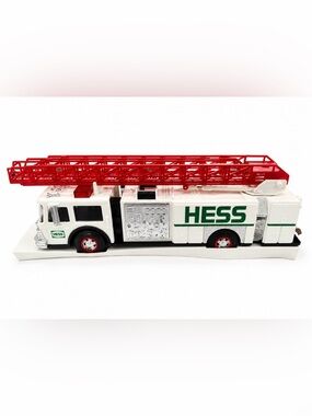 Hess 1989‎ Toy Fire Truck NIB Mint Complete Working Lights Siren Ladder Vintage